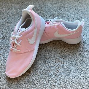 Nike shoes - never used